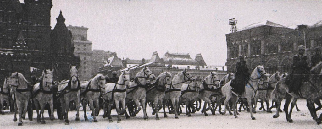 Парад на Красной площади 7 ноября 1941 г. Фотограф Устинов А.В.
