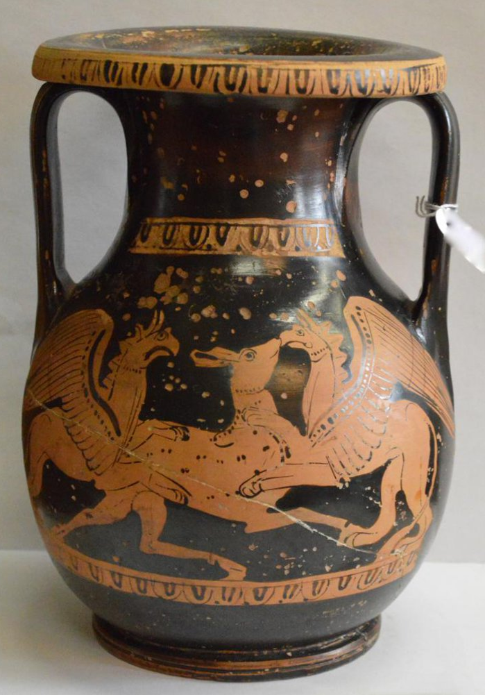 Пелика краснофигурная с изображением двух грифонов, терзающих лань. Середина IV в. до н.э.