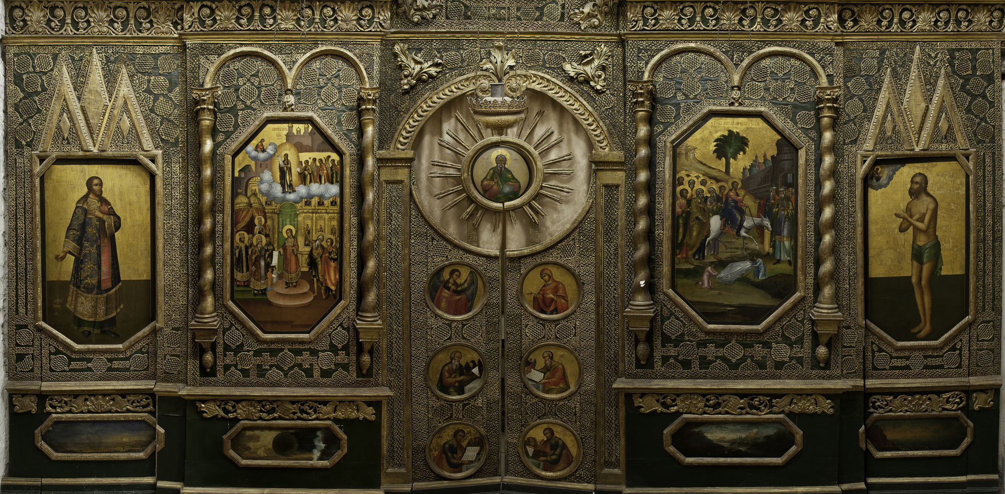 Местный ряд иконостаса церкви Входа Господня в Иерусалим. На северных дверях икона «Святой архидиакон Лаврентий»