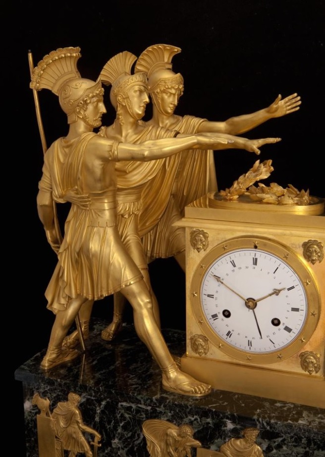 Часы каминные «Клятва Горациев». Галль К., мастер (?). Франция, г. Париж. Около 1805 г. Бронза, мрамор, эмаль, литье, чеканка, золочение.