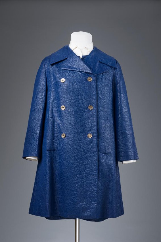 Комплект с двубортным синим пальто1967 Блузка Т. И. Кучинская, ОДМО 